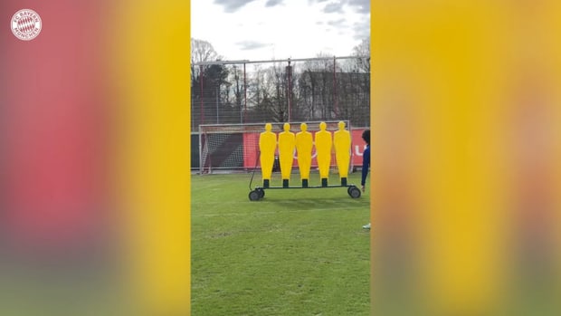 Leroy Sané's free kick challenge in training